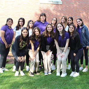 2023-09-05 students walking (1)_lo res